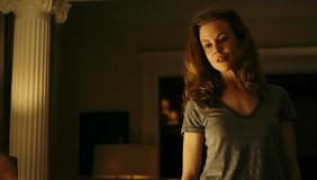 Кадр з фільму Кроляча нора