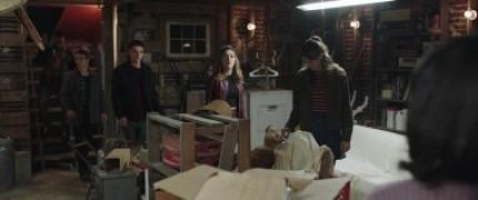 Кадр з фільму Ма