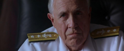 Кадр з фільму Багряний приплив