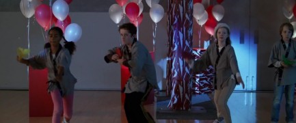 Кадр з фільму Паперові літачки