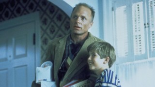 Кадр з фільму Гроші на молоко