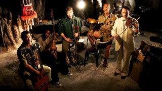 Кадр з фільму Замочити бабцю