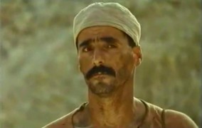 Кадр з фільму Акла