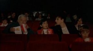 Кадр з фільму Я не розмовляю англійською