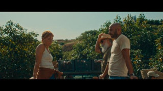 Кадр з фільму Манго