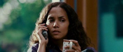 Кадр з фільму Те, що ми втратили у вогні