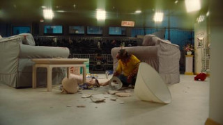 Кадр з фільму Ноу