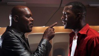 Кадр з фільму Змії в літаку