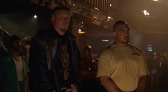 Кадр з фільму Придорожній заклад 2. Останній виклик