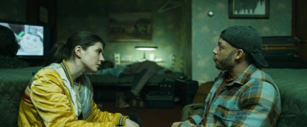 Кадр з фільму Паранормальна активність: Близький родич