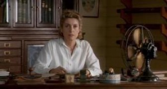 Кадр з фільму Індокитай