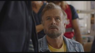 Кадр з фільму Махнемось тілами