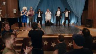 Кадр з фільму Диваки Форева