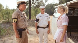 Кадр з фільму Конвоїри