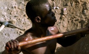 Кадр з фільму Красива робота