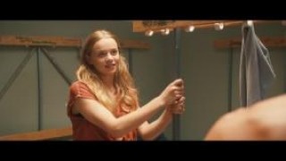 Кадр з фільму Так близько до горизонту