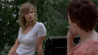 Кадр з фільму Печерна людина