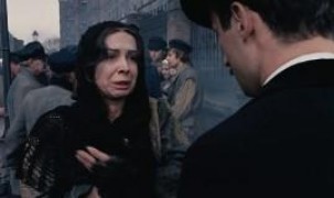 Кадр з фільму Земля обітована