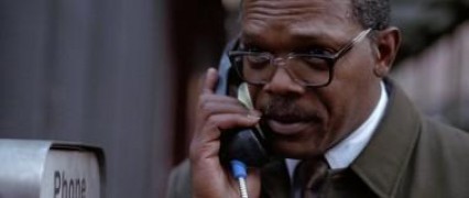 Кадр з фільму На чужій смузі