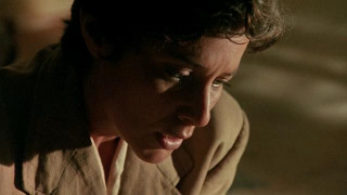 Кадр з фільму Розколоте небо