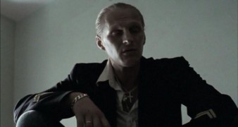 Кадр з фільму Жорстокий