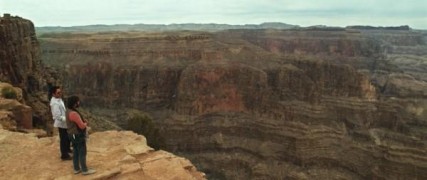 Кадр з фільму Встигнути до...