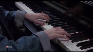 Кадр з фільму Маленька людина Тейт