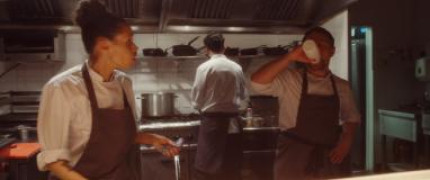 Кадр з фільму Точка Кипіння