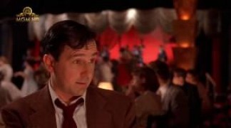 Кадр з фільму Золоті ворота