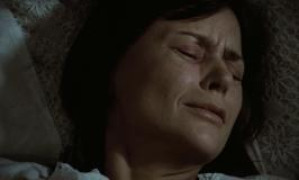 Кадр з фільму Шепіт і крик