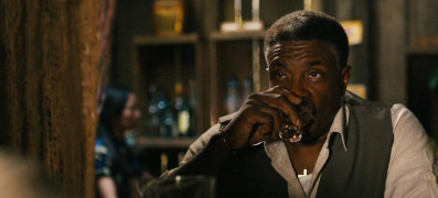 Кадр з фільму Дикий пес