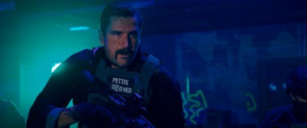 Кадр з фільму Бджоляр