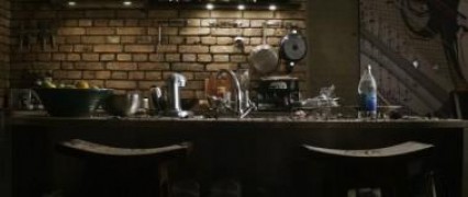 Кадр з фільму Еверлі