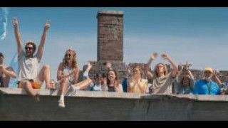 Кадр з фільму Проти вітру