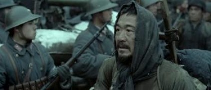 Кадр з фільму Згадуючи 1942