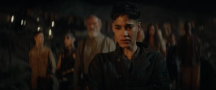 Кадр з фільму Бунтівний місяць. Частина 2: Та, що лишає шрами