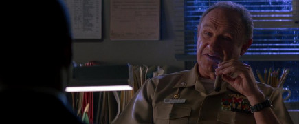 Кадр з фільму Багряний приплив