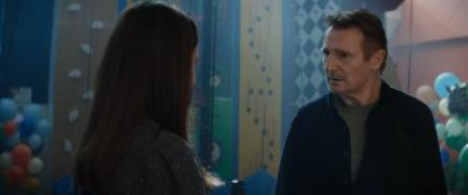 Кадр з фільму Гра тіней