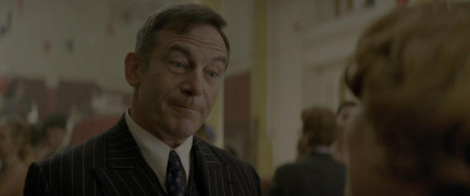 Кадр з фільму Місіс Гарріс їде у Париж