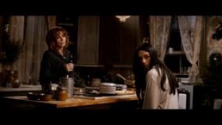 Кадр з фільму Земля привидів