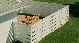 Кадр з фільму Серйозна людина