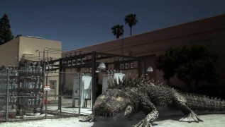 Кадр з фільму Динокрок проти динозавра