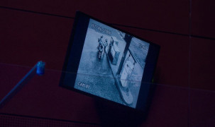 Кадр з фільму Дівчина з браслетом