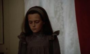 Кадр з фільму Шепіт і крик