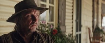 Кадр з фільму Стежки