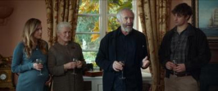 Кадр з фільму Дружина