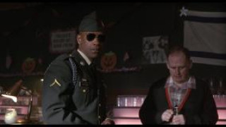 Кадр з фільму Ураган