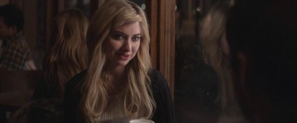 Кадр з фільму Ця незручна мить