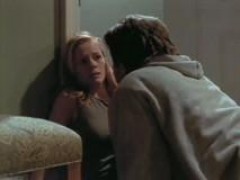 Кадр з фільму Заміжня за привидом