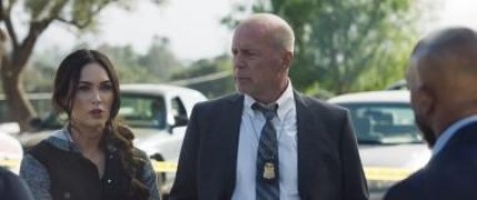 Кадр з фільму Північ на злаковому полі